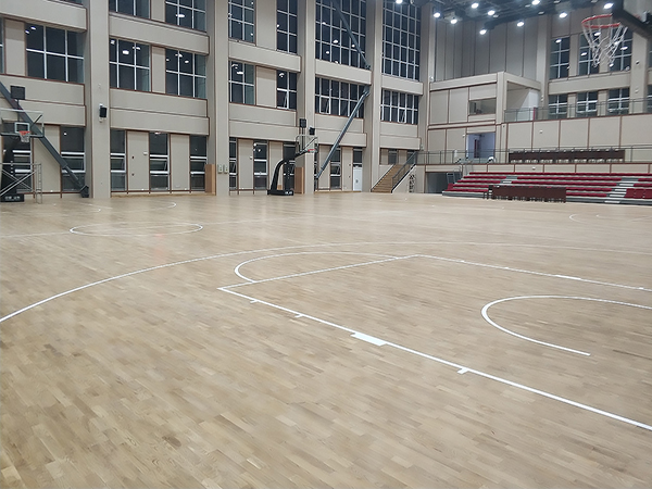 木地板籃球場是用什么材質(zhì)的地板裝成？你了解多少呢？