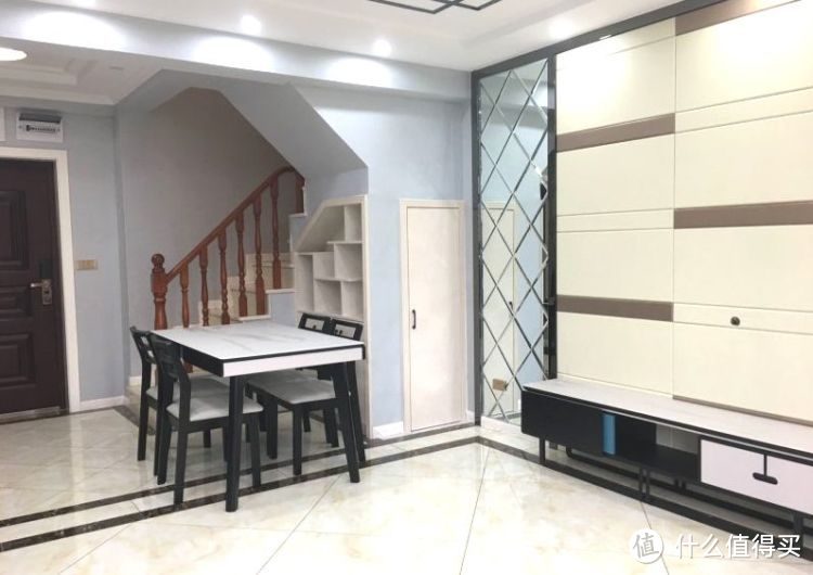 買(mǎi)不起別墅可以看看躍層，128㎡三室兩廳大躍層，堪稱空中別墅